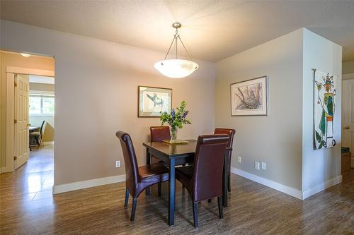 7-4404 Pleasant Valley Road, Vernon, BC - Indoor Photo Showing Dining Room