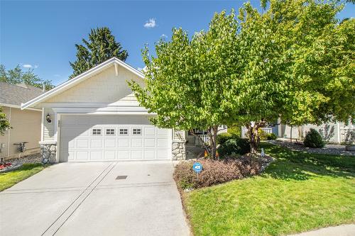 102-1321 Ridgeway Drive, Kelowna, BC - Outdoor