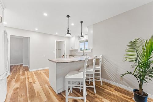 680 Princess Road, Kelowna, BC - Indoor Photo Showing Dining Room