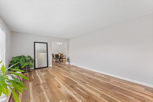 680 Princess Road, Kelowna, BC - Indoor Photo Showing Other Room