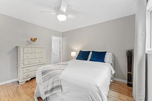 680 Princess Road, Kelowna, BC - Indoor Photo Showing Bedroom