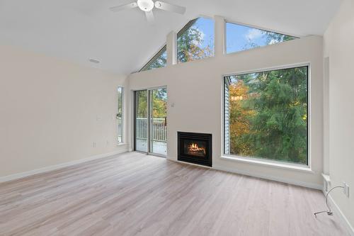 7-171 17 Street, Salmon Arm, BC - Indoor With Fireplace