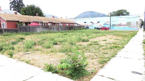 303 Nanaimo Avenue, Penticton, BC - Outdoor