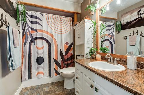 5974 Farmers Drive, Kelowna, BC - Indoor Photo Showing Bathroom