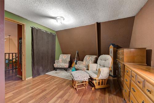 5974 Farmers Drive, Kelowna, BC - Indoor Photo Showing Other Room