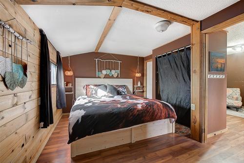 5974 Farmers Drive, Kelowna, BC - Indoor Photo Showing Bedroom