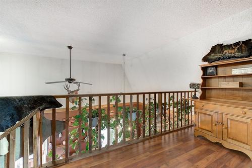 5974 Farmers Drive, Kelowna, BC - Indoor Photo Showing Other Room