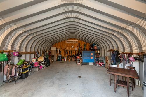 5974 Farmers Drive, Kelowna, BC - Indoor Photo Showing Garage