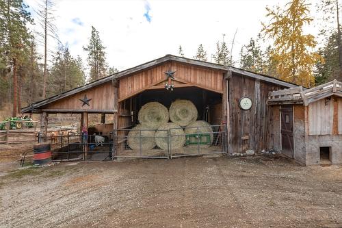 5974 Farmers Drive, Kelowna, BC - Outdoor