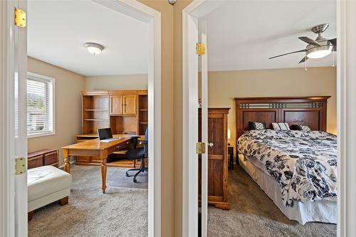 32-2210 Horizon Drive, West Kelowna, BC - Indoor Photo Showing Bedroom