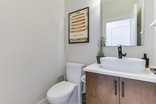 3384 Lavender Lane, Kelowna, BC - Indoor Photo Showing Bathroom