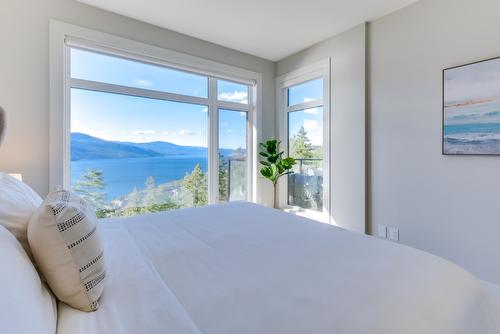 3384 Lavender Lane, Kelowna, BC - Indoor Photo Showing Bedroom