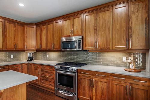 203-4000 Redstone Crescent, Peachland, BC - Indoor Photo Showing Kitchen