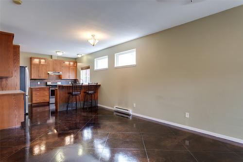 864 Glenwood Avenue, Kelowna, BC - Indoor