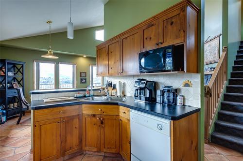 11482 Darlene Road, Lake Country, BC - Indoor Photo Showing Kitchen With Double Sink