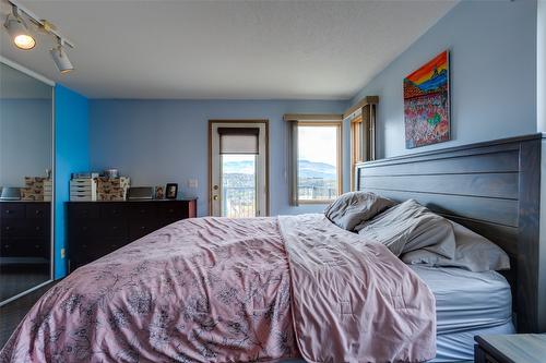 11482 Darlene Road, Lake Country, BC - Indoor Photo Showing Bedroom