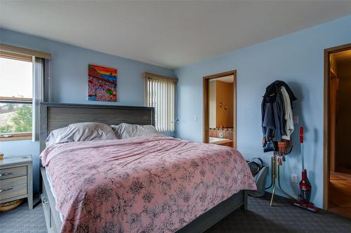 11482 Darlene Road, Lake Country, BC - Indoor Photo Showing Bedroom