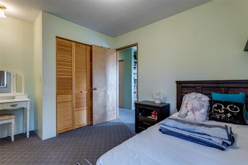 11482 Darlene Road, Lake Country, BC - Indoor Photo Showing Bedroom