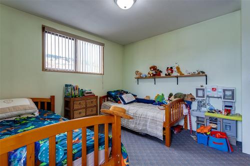 11482 Darlene Road, Lake Country, BC - Indoor Photo Showing Bedroom