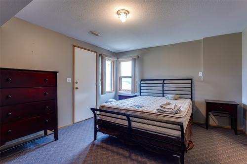 11482 Darlene Road, Lake Country, BC - Indoor Photo Showing Bedroom