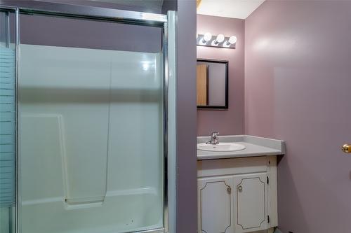 11482 Darlene Road, Lake Country, BC - Indoor Photo Showing Bathroom