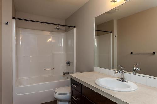 4-1865 Begbie Road, Kelowna, BC - Indoor Photo Showing Bathroom