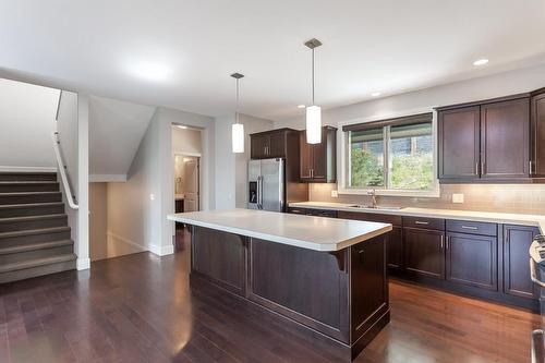 4-1865 Begbie Road, Kelowna, BC - Indoor Photo Showing Kitchen With Upgraded Kitchen