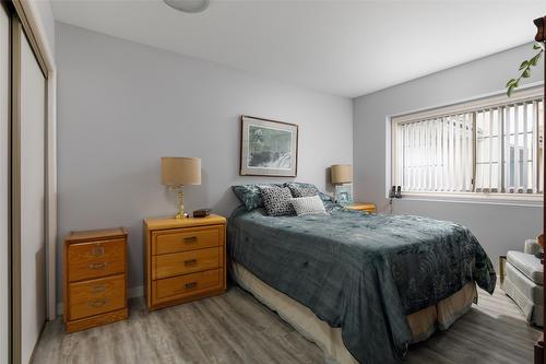 206-3335 Richter Street, Kelowna, BC - Indoor Photo Showing Bedroom