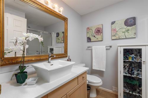 206-3335 Richter Street, Kelowna, BC - Indoor Photo Showing Bathroom