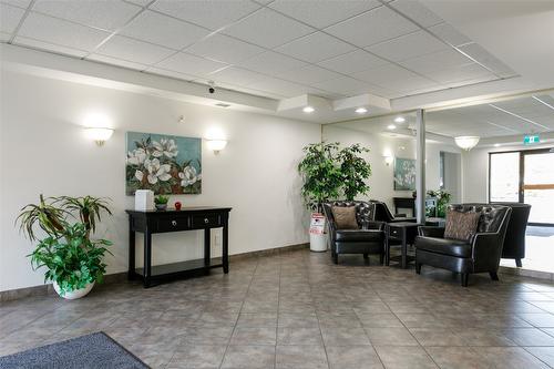 206-3335 Richter Street, Kelowna, BC - Indoor Photo Showing Other Room