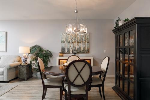 206-3335 Richter Street, Kelowna, BC - Indoor Photo Showing Dining Room