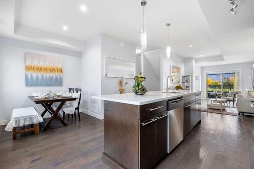 47-3626 Mission Springs Drive, Kelowna, BC - Indoor Photo Showing Kitchen With Upgraded Kitchen