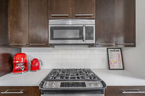 47-3626 Mission Springs Drive, Kelowna, BC - Indoor Photo Showing Kitchen With Upgraded Kitchen