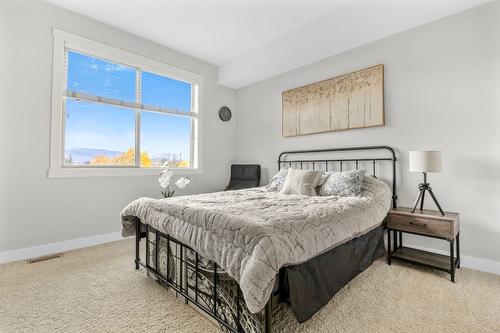 47-3626 Mission Springs Drive, Kelowna, BC - Indoor Photo Showing Bedroom