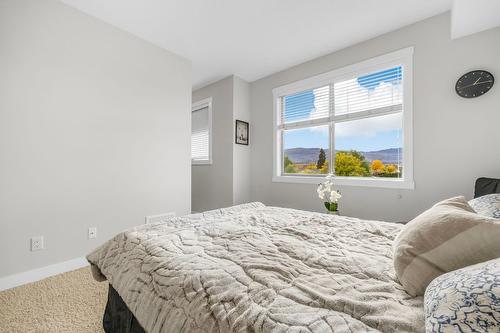 47-3626 Mission Springs Drive, Kelowna, BC - Indoor Photo Showing Bedroom