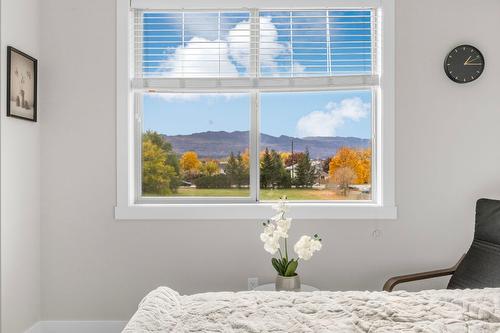 47-3626 Mission Springs Drive, Kelowna, BC - Indoor Photo Showing Bedroom