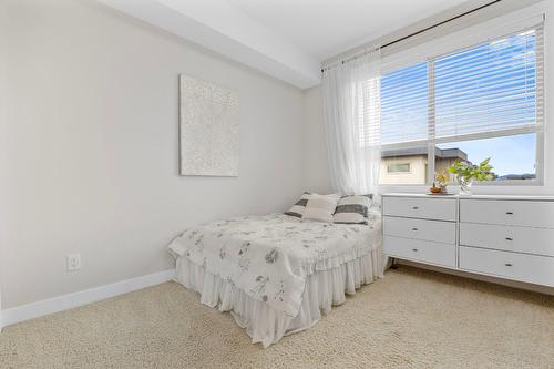 47-3626 Mission Springs Drive, Kelowna, BC - Indoor Photo Showing Bedroom