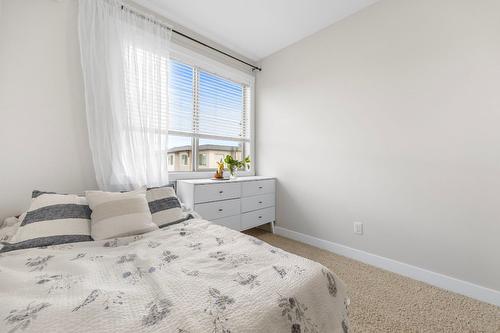 47-3626 Mission Springs Drive, Kelowna, BC - Indoor Photo Showing Bedroom