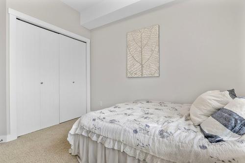 47-3626 Mission Springs Drive, Kelowna, BC - Indoor Photo Showing Bedroom