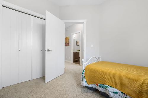 47-3626 Mission Springs Drive, Kelowna, BC - Indoor Photo Showing Bedroom