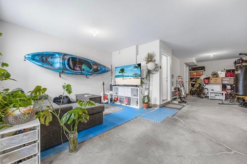 47-3626 Mission Springs Drive, Kelowna, BC - Indoor Photo Showing Garage