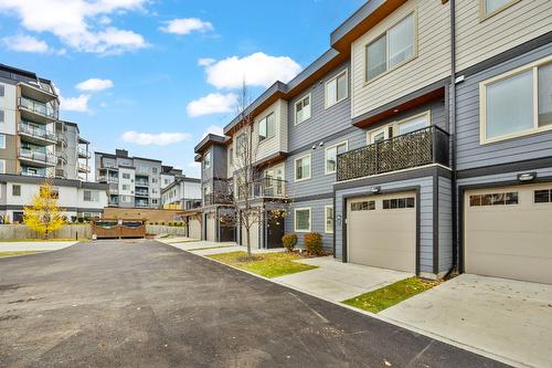 47-3626 Mission Springs Drive, Kelowna, BC - Outdoor With Balcony