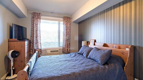 407-130 Barber Road, Kelowna, BC - Indoor Photo Showing Bedroom