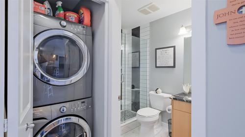 407-130 Barber Road, Kelowna, BC - Indoor Photo Showing Laundry Room