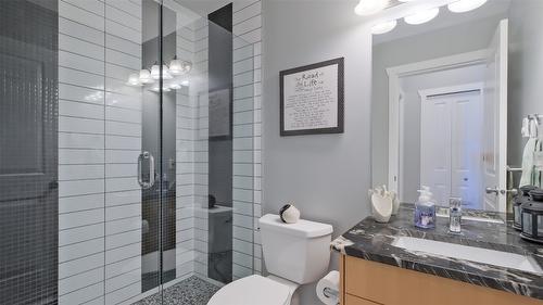 407-130 Barber Road, Kelowna, BC - Indoor Photo Showing Bathroom