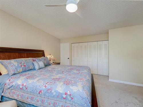 24-3958 Cedar Hill Rd, Saanich, BC - Indoor Photo Showing Bedroom