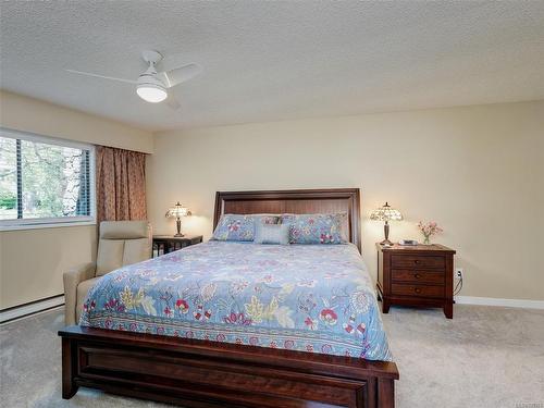 24-3958 Cedar Hill Rd, Saanich, BC - Indoor Photo Showing Bedroom