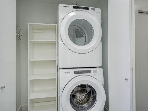 412-2461 Sidney Ave, Sidney, BC - Indoor Photo Showing Laundry Room