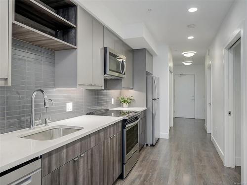 412-2461 Sidney Ave, Sidney, BC - Indoor Photo Showing Kitchen With Upgraded Kitchen