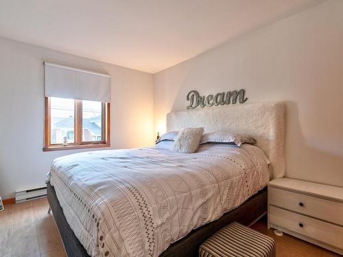 Chambre Ã  coucher principale - 191  - 191B Rue De La Rive, Sainte-Anne-De-Sorel, QC - Indoor Photo Showing Bedroom